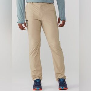 REI men’s Trailmade Pant
MUSHROOM TAUPE size 44 x 30 NWT